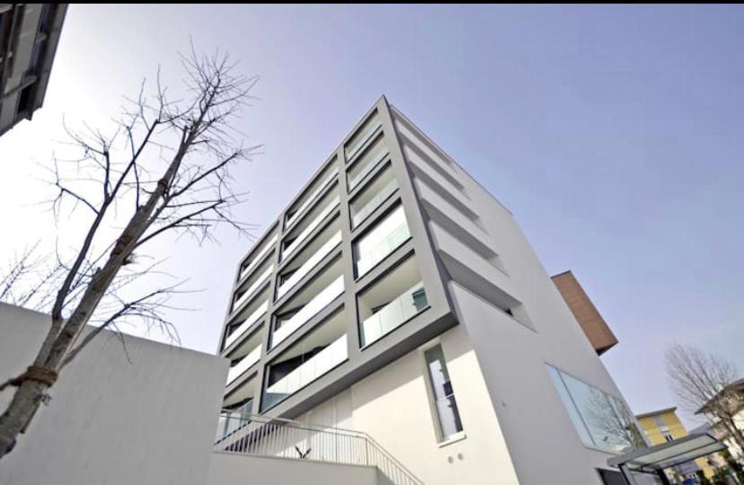 5 Rent Apartments Lugano Station Exterior photo